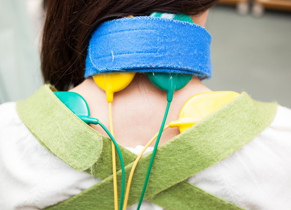 石田はり・きゅう整骨院【鍼灸】(低周波施術機を首に使用しています)