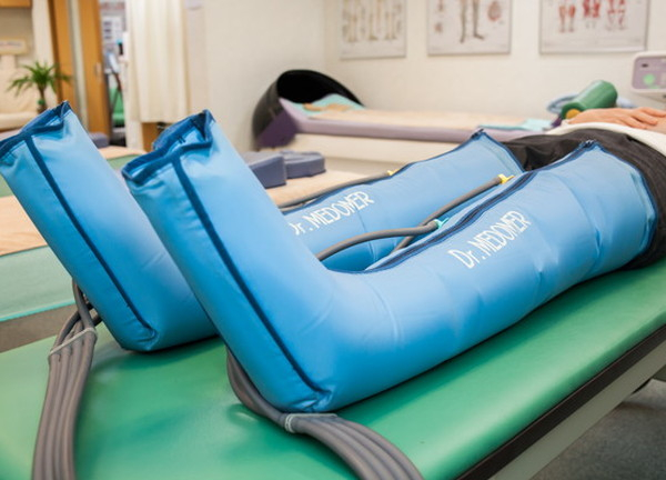 石田はり・きゅう整骨院【鍼灸】(空気圧を利用したマッサージ器です)