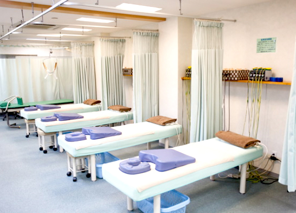 石田はり・きゅう整骨院【鍼灸】(施術室は清潔感にこだわりました)