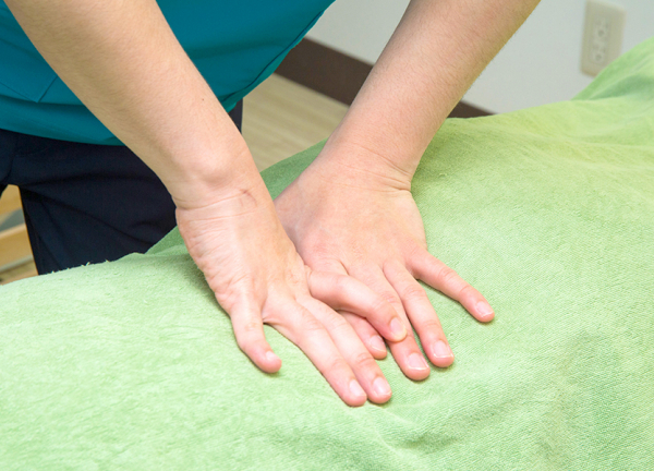 つらい腰痛を緩和します。