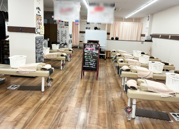 柏駅東口接骨院【鍼灸】(広々とした施術室でございます♪)