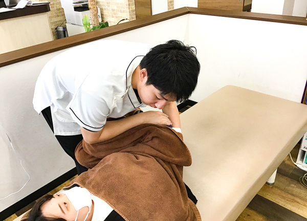 かもめ整骨院　平塚駅前(身体のゆがみを調整します。)