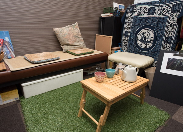 ゆったりとした時間が流れる待合室です。