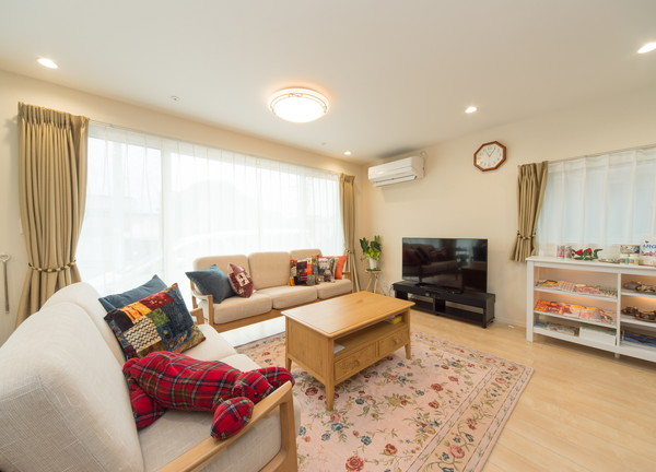 美容整体　リ・フレッシュ(ゆったり広いソファでお子様も遊べます)