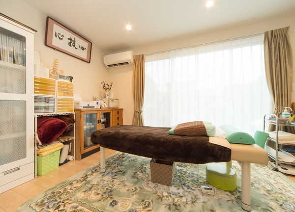 美容整体　リ・フレッシュ(光あふれる施術室)