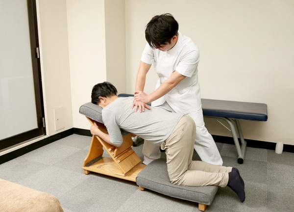 長野カイロプラクティック 博多院(当施設で行う施術風景です)