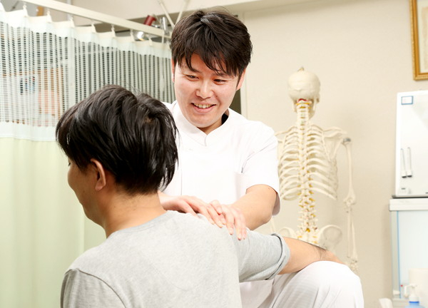 長野カイロプラクティック 博多院(当施設で行う施術風景です)