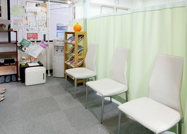 長野カイロプラクティック 博多院(こちらが待合室になります)