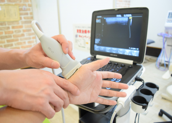 和幸はり灸整骨院【鍼灸】川棚駅院(超音波エコーで身体内部の傷部を確認いたします。)