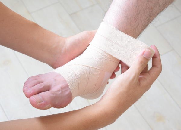 和幸はり灸整骨院【鍼灸】川棚駅院(骨折や捻挫はテーピングで固定いたします。)