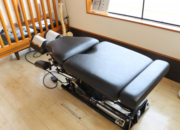 和幸はり灸整骨院【鍼灸】川棚駅院(骨格調整用のベッドです。)