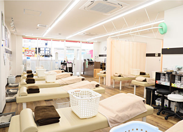 淵野辺駅北口接骨院(施術中はカーテンで仕切られております。)