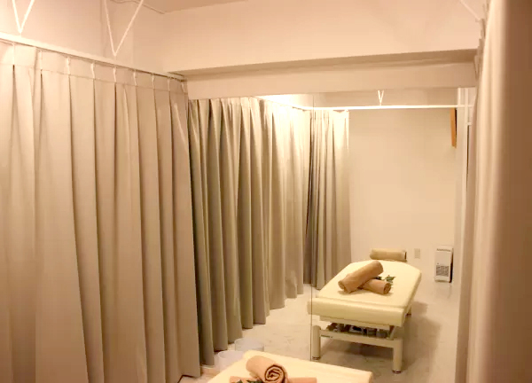 赤羽式整体院Re:Make　恵比寿本院(身支度用の鏡)