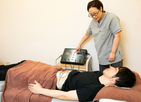 あい鍼灸院・接骨院　八戸ノ里駅院(EMSで体幹を鍛えます。)