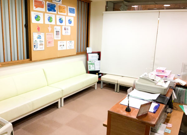 天王町そよかぜ鍼灸整骨院(待合室です)