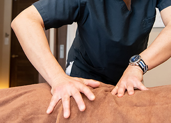 巣鴨総合治療院・整骨院　南加瀬院(つらい腰痛の解消を目指します。)