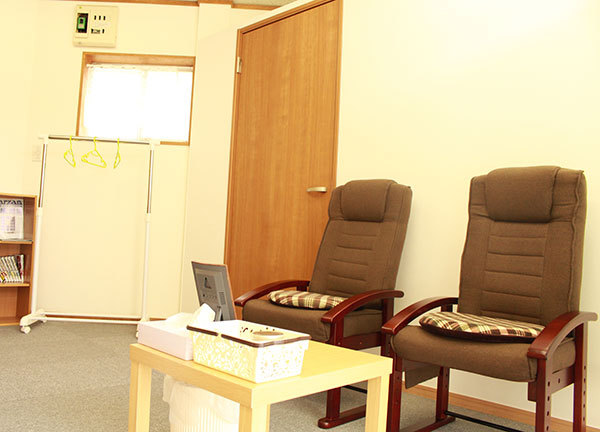 ケイはり灸治療院【鍼灸】(待合室)