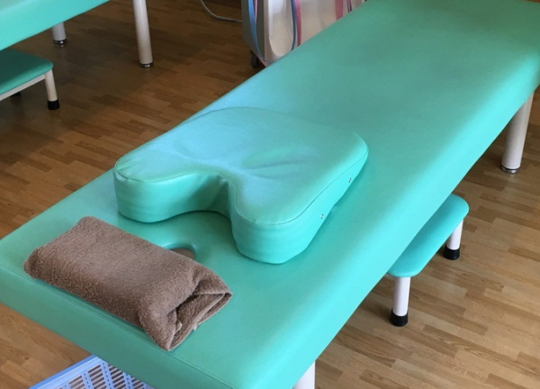 みつば接骨院(施術ベッドは清潔に保っています。)