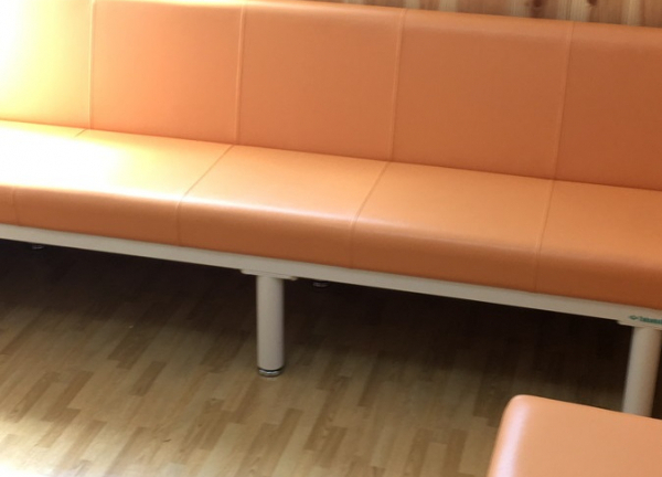 みつば接骨院(ゆったりとくつろげるスペースがございます。)