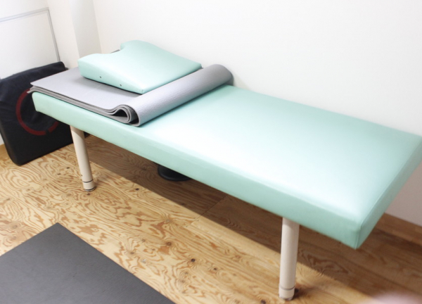 本田鍼灸整骨院　奈良大宮町院(施術ベッド)