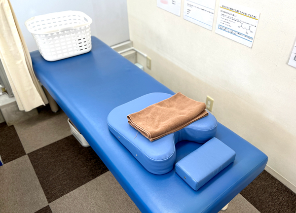 むげん整骨院・鍼灸院 大津膳所(こちらが施術用ベッドです。)