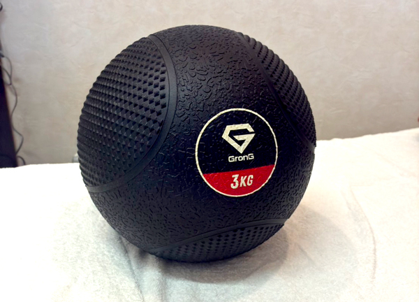 あおぞら整骨院 我孫子前駅院【鍼灸】(お身体のトレーニングをする際に使用するボールです。)