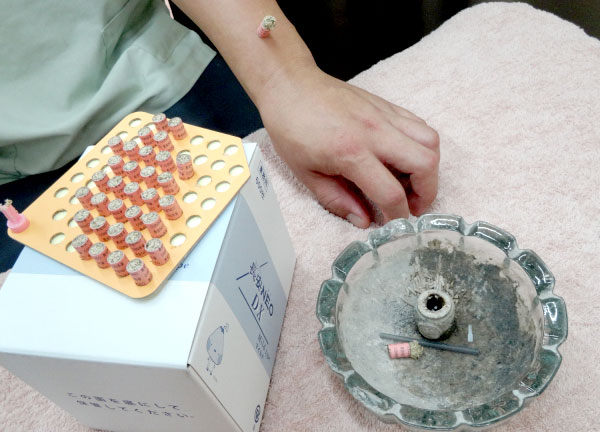 施術に使うお灸です