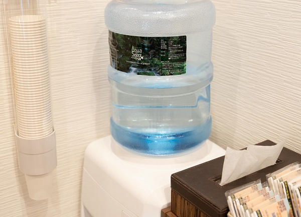 ウォーターサーバーをご用意しておりますのでご自由にお飲み下さい