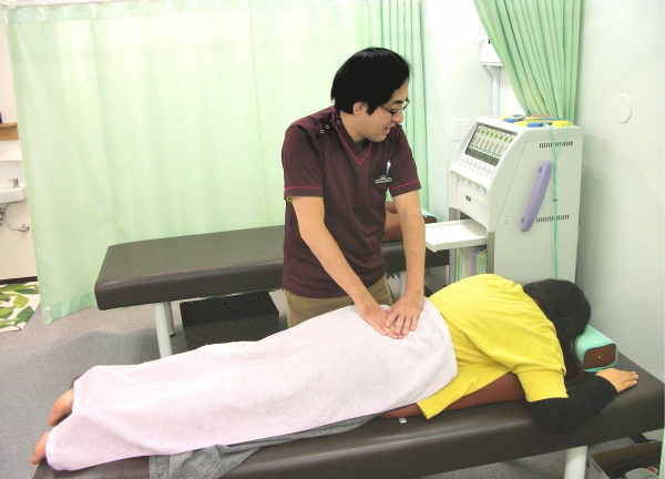 シダ鍼灸整骨院(腰の施術)