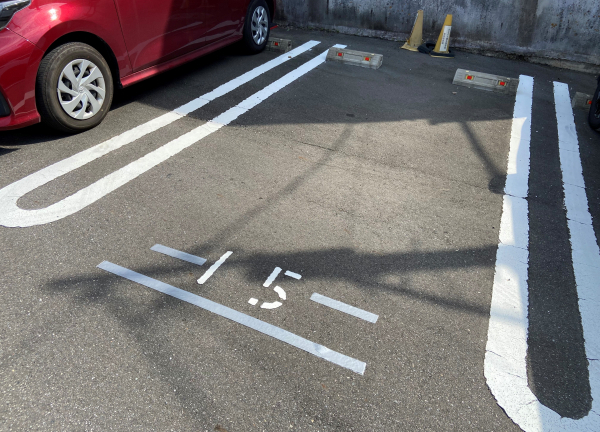 あおぞら鍼灸接骨院(駐車場は3台分スペースがございます（8・15・18）)