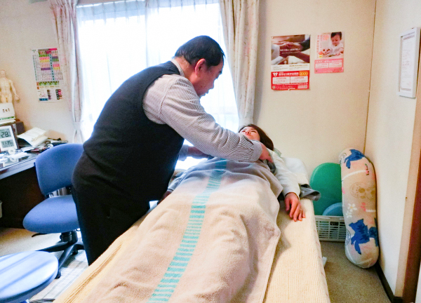 いきいき平城山鍼灸院(施術中の様子です。)