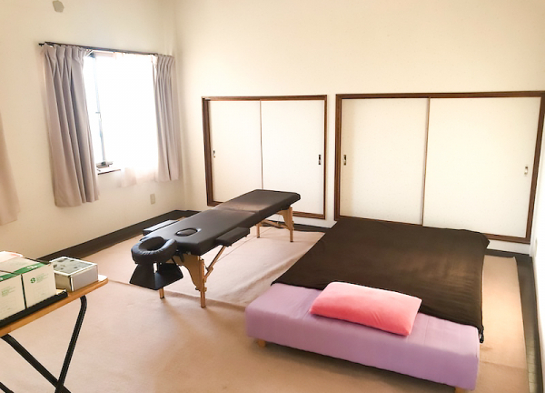 訪問鍼灸院らーく(和モダンな雰囲気の施術室です。)