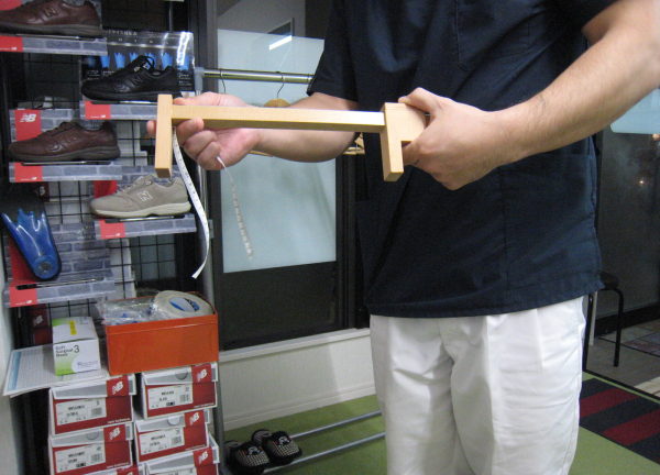 大宮町整骨院(インソールメニューで使用する器具です。)