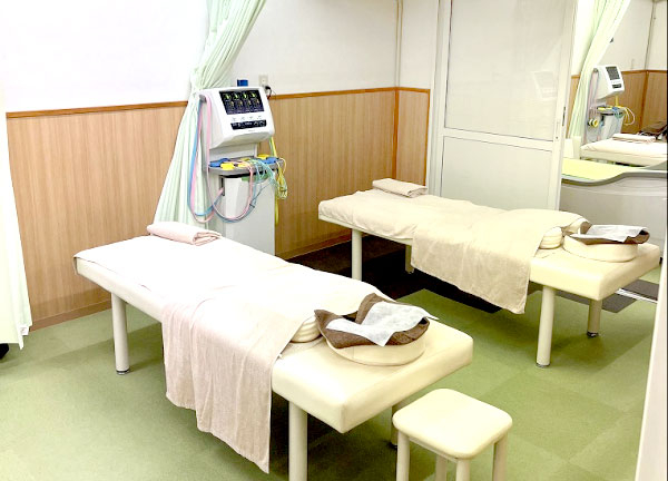 大宮町整骨院(施術用のベッドです。)