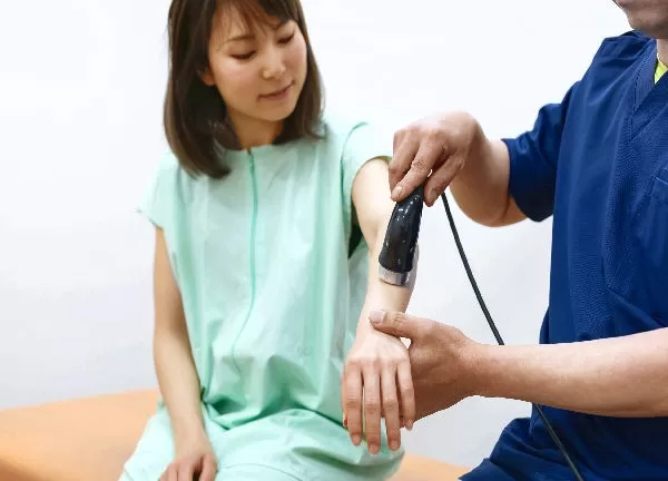 たかお整骨院　大阪上本町(機器を使う施術もございます。)