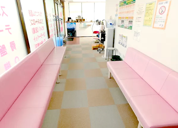 翔永整骨院(待合室にてカウンセリングシートの記入お願いします。)