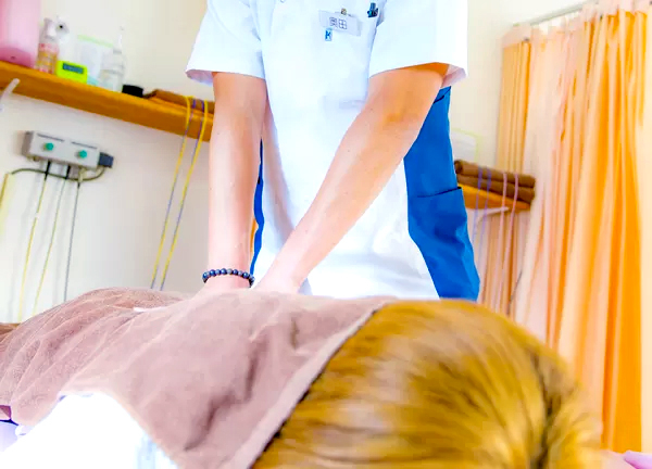 翔永整骨院(緊張した筋肉をほぐします)