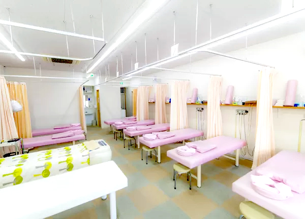 翔永整骨院(施術室です)