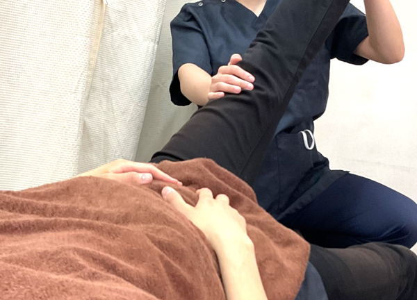あだち五反野鍼灸整骨院(コリや痛みににつながる骨盤の乱れを整えます。)