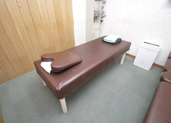 あだち五反野鍼灸整骨院(EMSはこちらの施術室でおこないます♪)