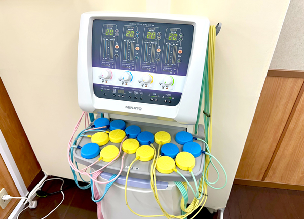 大江戸鍼灸整骨院(電気施術器です。)
