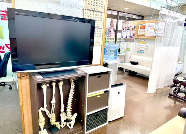 大江戸鍼灸整骨院(待っている間はマンガやテレビを見てお待ちください。)