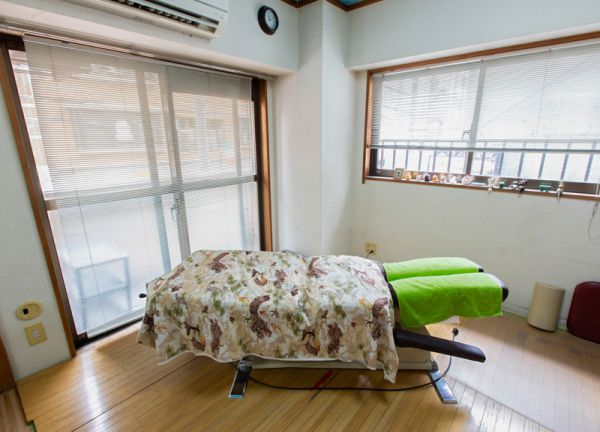 日本ｶｲﾛﾌﾟﾗｸﾃｨｯｸｾﾝﾀｰ横浜西口研究室(太陽の光が差しこむ明るい空間◎)