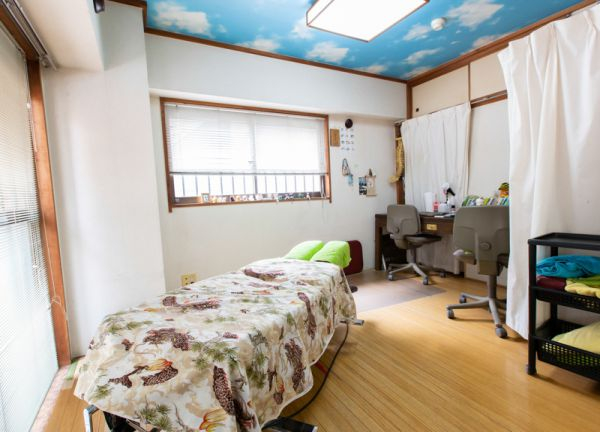 日本ｶｲﾛﾌﾟﾗｸﾃｨｯｸｾﾝﾀｰ横浜西口研究室(リラックスできる空間づくりを意識しました！)