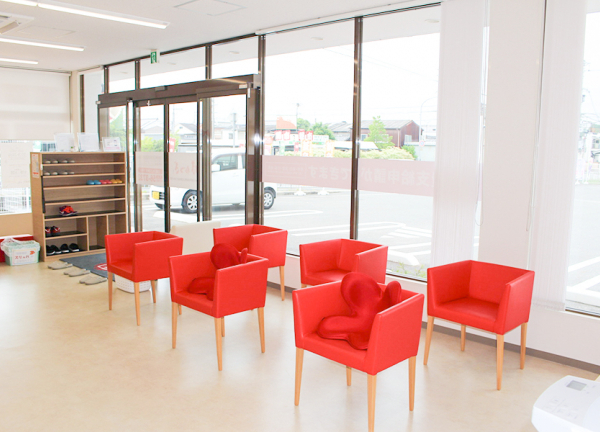 ほねつぎ広陵町接骨院／広陵町はりきゅう院(こちらに掛けてお待ちください。)