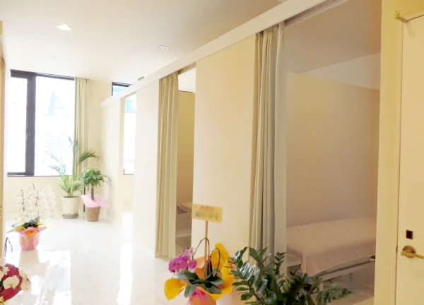 Ａｉｒ鍼灸院・接骨院(とても明るい施設内です)