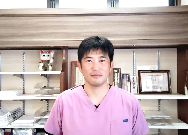 唐橋西寺接骨院(施設長の村上です)