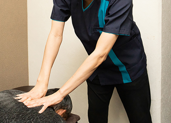 さくら鍼灸整骨院　上野院(つらい肩こりを緩和します)