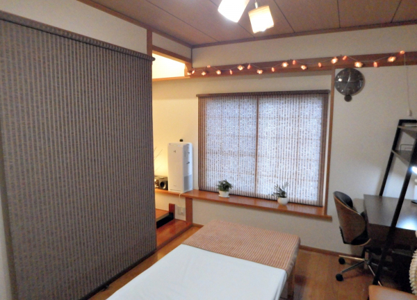 カイロプラクティック　Prabha　瑞浪院(間接照明で落ち着いた雰囲気です)