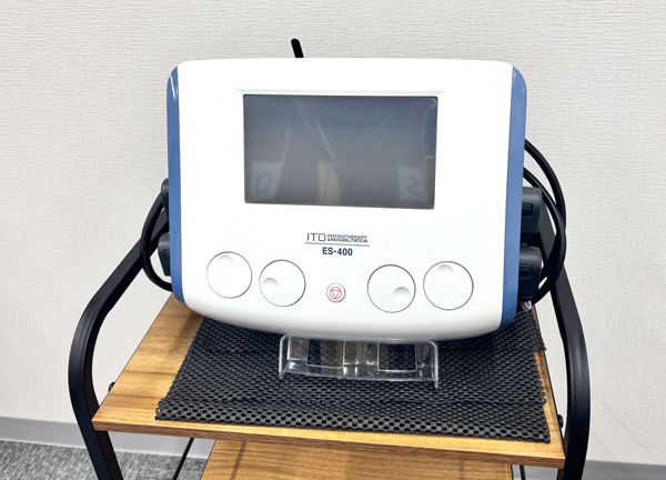 むげん整骨院・鍼灸院　四条烏丸(施術用の機器です。)